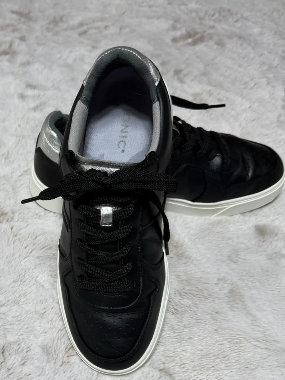 Women’s Vionic Kimmie Court Sneaker Black & Silver Leather 11W - Picture 16 of 16